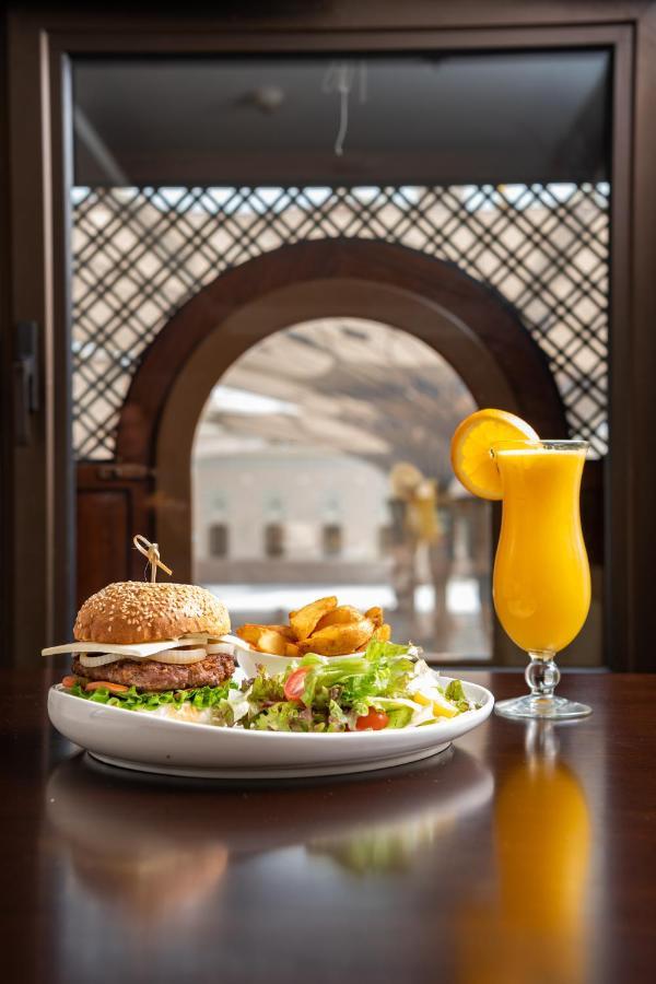 Taiba Front Hotel Hotel Medina