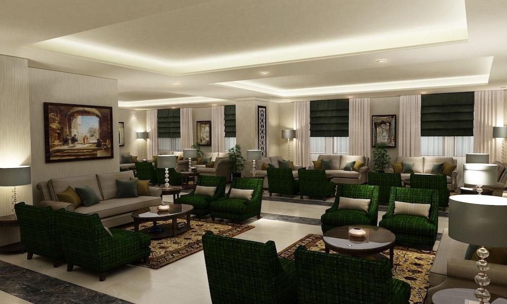 होटल Taiba Front Hotel 3*